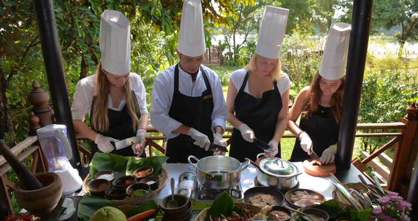 Siem Reap Cook in a Tuk Tuk (Cooking Class)